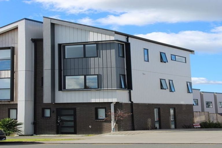 Photo of property in 5/36 Westgate Drive, Westgate, Auckland, 0614