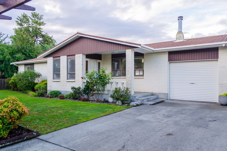 Photo of property in 32 Victoria Street, Carterton, 5713