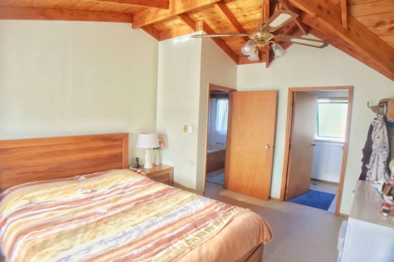 Photo of property in 38 Marina View Drive, West Harbour, Auckland, 0618