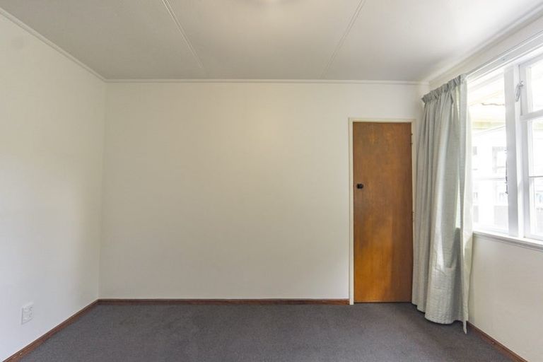 Photo of property in 5 Paul Crescent, Fairfield, Hamilton, 3214