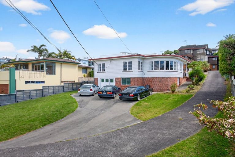 Photo of property in 1/50 Masterton Road, Rothesay Bay, Auckland, 0630