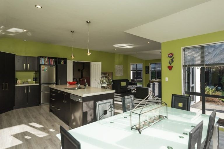 Photo of property in 2 The Stables, Woodend, 7610