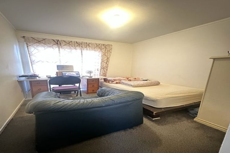 Photo of property in 1 Bentley Avenue, Glenfield, Auckland, 0629