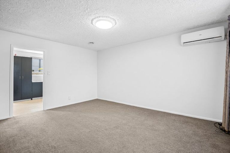 Photo of property in 3/19 Hargest Crescent, Sydenham, Christchurch, 8023