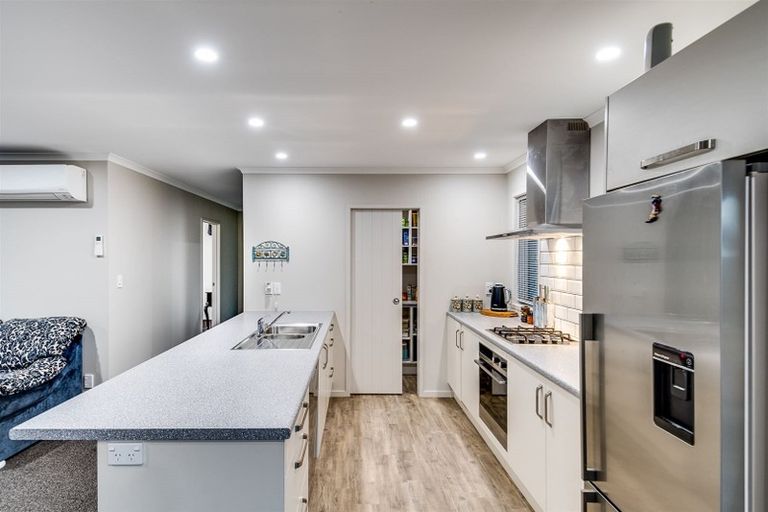 Photo of property in 76 Eriksen Road, Te Awa, Napier, 4110