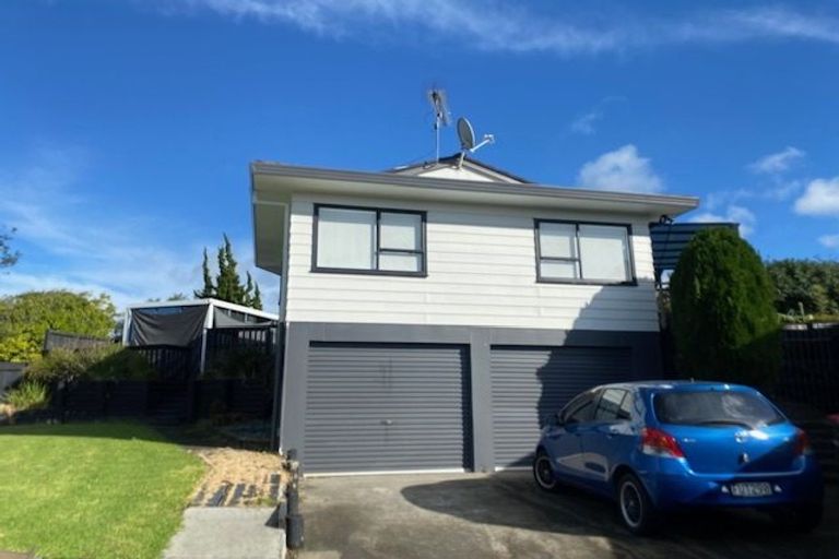 Photo of property in 38 Gosford Drive, Botany Downs, Auckland, 2010
