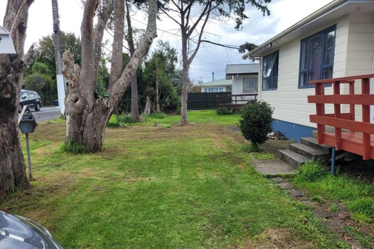 Photo of property in 43 Rathgar Road, Henderson, Auckland, 0610
