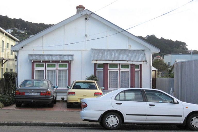 Photo of property in 2 Ross Street, Kilbirnie, Wellington, 6022