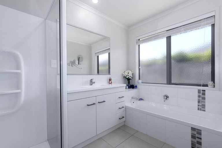 Photo of property in 5 Rainey Crescent, Papamoa Beach, Papamoa, 3118