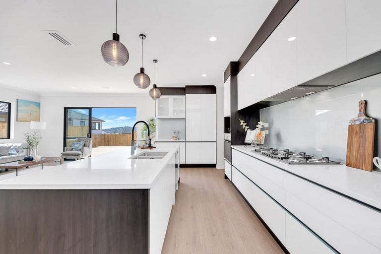 Photo of property in 19 Dungloe Avenue, Flat Bush, Auckland, 2019