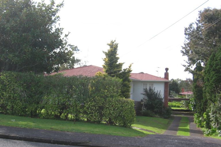 Photo of property in 21 Taipari Road, Te Atatu Peninsula, Auckland, 0610