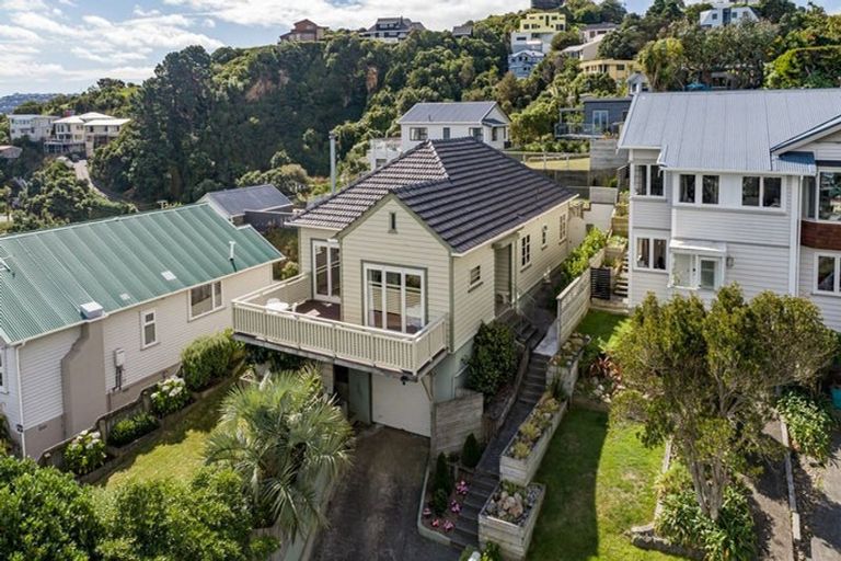 Photo of property in 201 Townsend Road, Miramar, Wellington, 6022