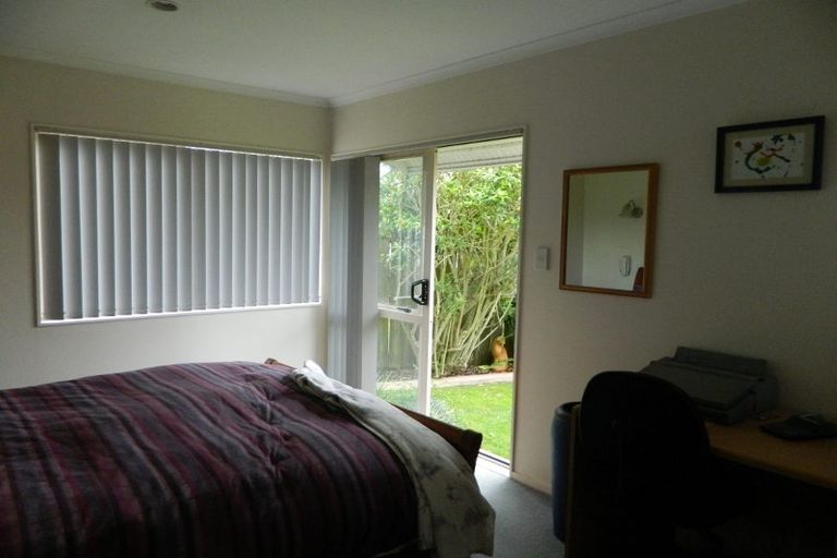 Photo of property in 41a Riverstone Road, Te Atatu Peninsula, Auckland, 0610