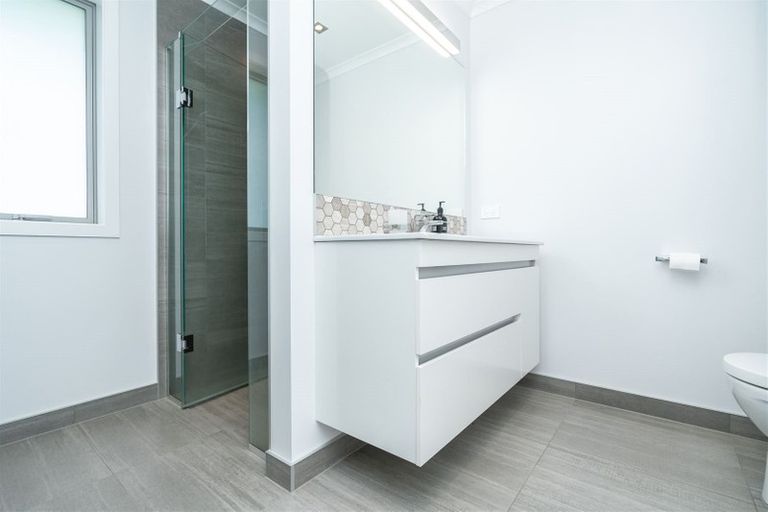 Photo of property in 42c Marshmeadow Road, Newstead, Hamilton, 3286