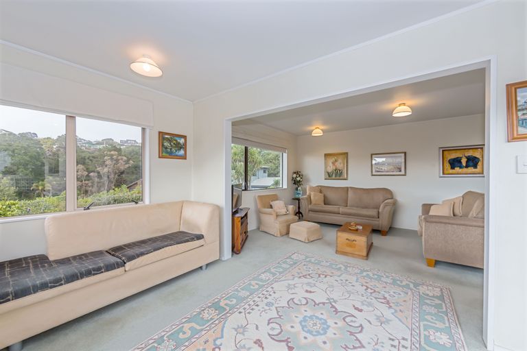 Photo of property in 3 Elgin Place, Red Beach, 0932