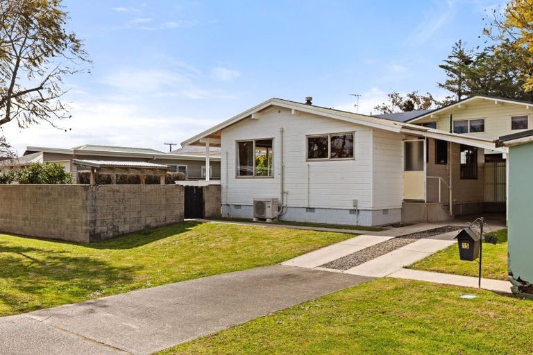 Photo of property in 15 Root Street, Gisborne, 4010