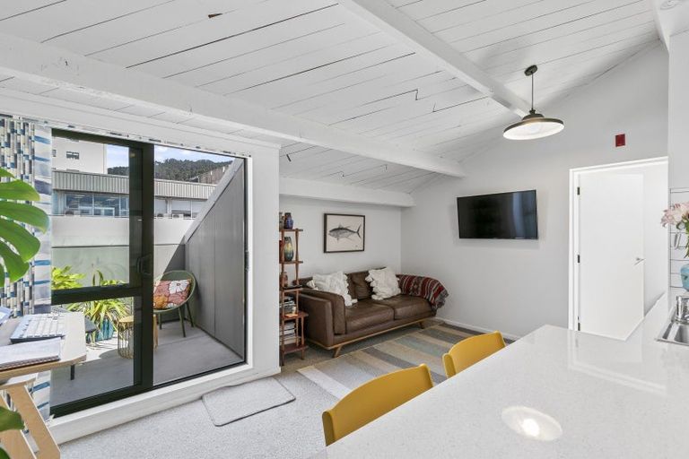 Photo of property in Metro Apartments, 18/220 Thorndon Quay, Pipitea, Wellington, 6011