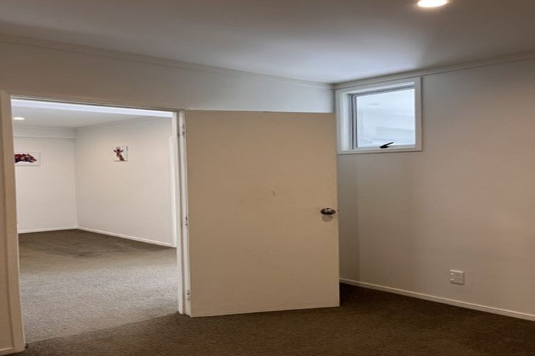 Photo of property in 3 Beechdale Crescent, Pakuranga Heights, Auckland, 2010