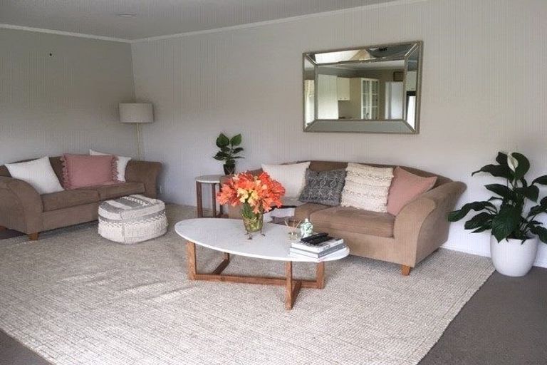 Photo of property in 5 Graham Tagg Close, Pahurehure, Papakura, 2113