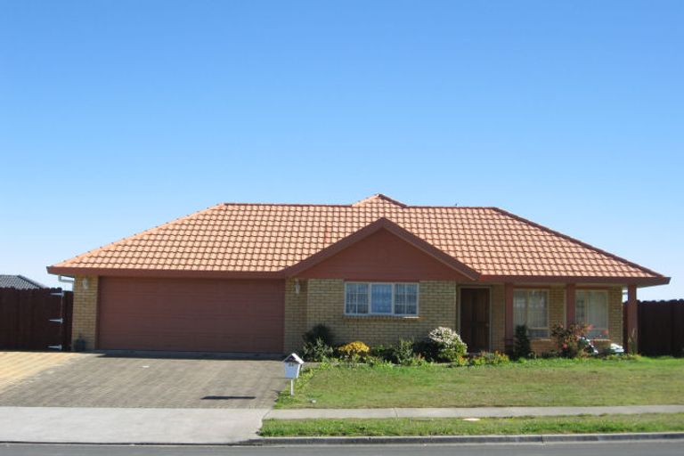 Photo of property in 23 Glenveagh Park Drive, Weymouth, Auckland, 2103