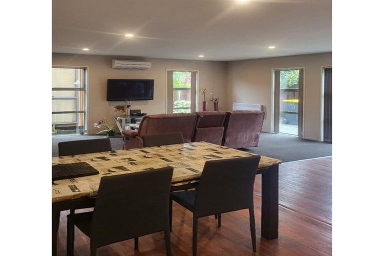 Photo of property in 100a Rattray Street, Riccarton, Christchurch, 8041