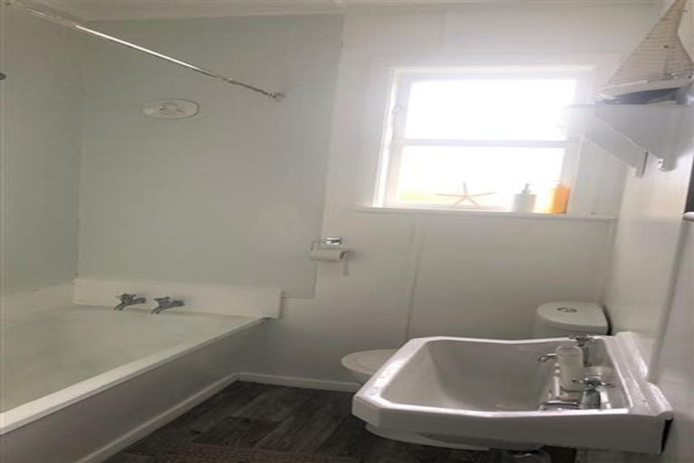 Photo of property in 17 Fitzherbert Road, Wainuiomata, Lower Hutt, 5014