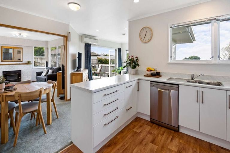 Photo of property in 11 Highfield Crescent, Brookfield, Tauranga, 3110