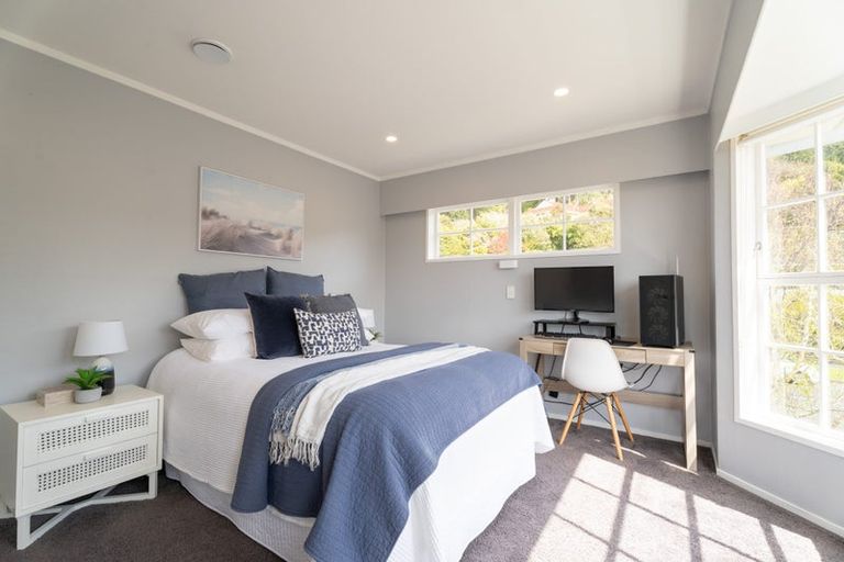 Photo of property in 24 Oriel Avenue, Tawa, Wellington, 5028