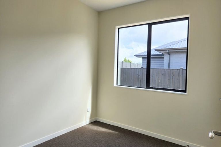 Photo of property in 17 Babina Avenue, Kumeu, 0810