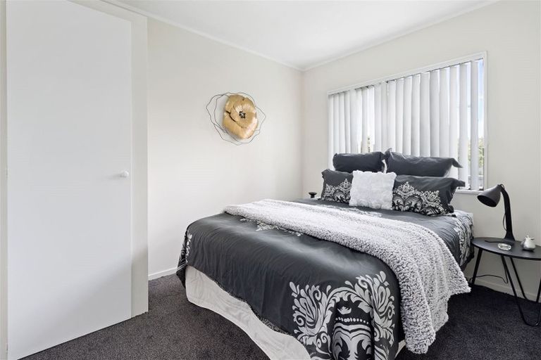 Photo of property in 2/13 John Street, Mangere East, Auckland, 2024