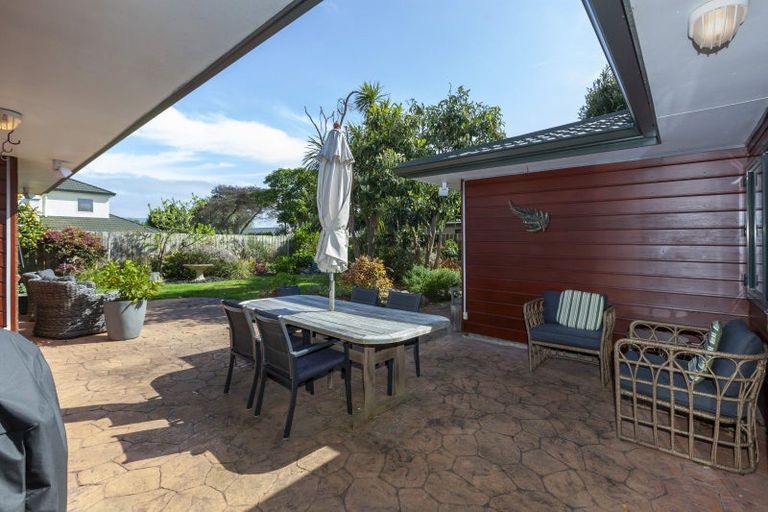 Photo of property in 5 Kotuku Drive, Paraparaumu Beach, Paraparaumu, 5032