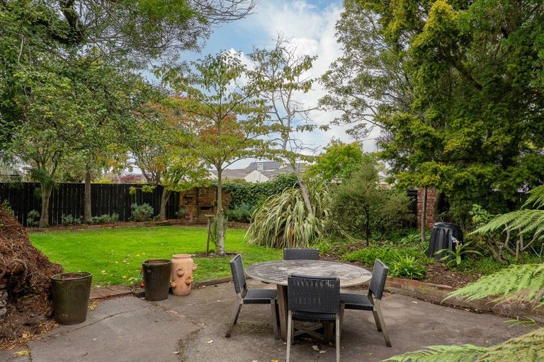 Photo of property in 42 Hawkesbury Avenue, St Albans, Christchurch, 8014