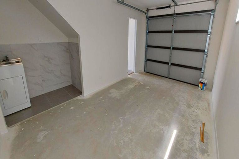 Photo of property in 20a Mackenzie Street, Te Atatu South, Auckland, 0610