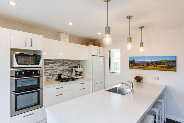 Photo of property in 35 Silkwood Place, Fitzherbert, Palmerston North, 4410