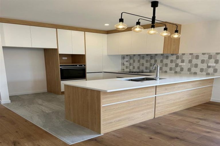 Photo of property in 32 Hari Road, Karaka, 2113