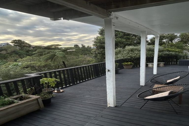 Photo of property in 26 Northland Road, Northland, Wellington, 6012