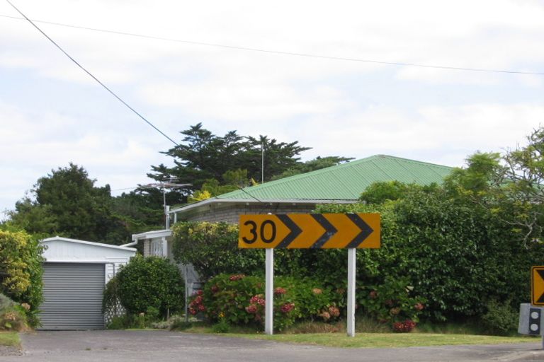 Photo of property in 54 Rangatira Road, Beach Haven, Auckland, 0626