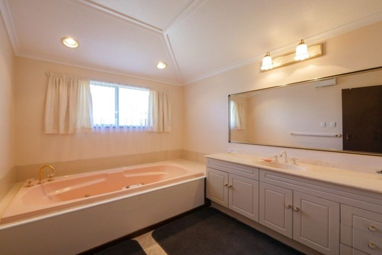 Photo of property in 150 Hagart-alexander Drive, Mosgiel, 9024