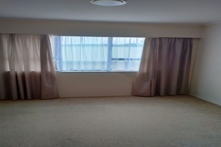 Photo of property in 44 Saint Ronans Avenue, Waterloo, Lower Hutt, 5011