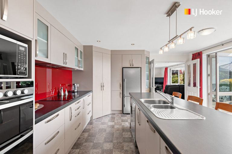 Photo of property in 24 William James Close, Mosgiel, 9024