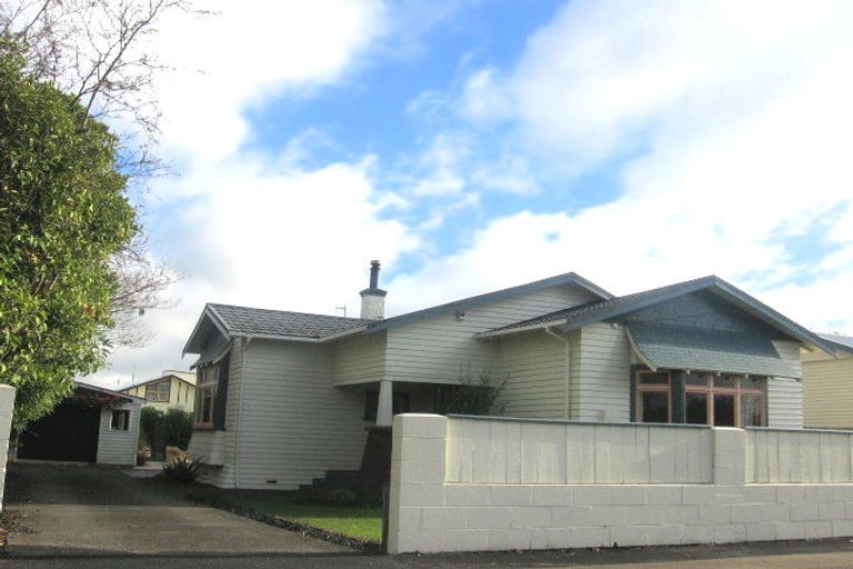 Photo of property in 54 Lyndhurst Street, Takaro, Palmerston North, 4412