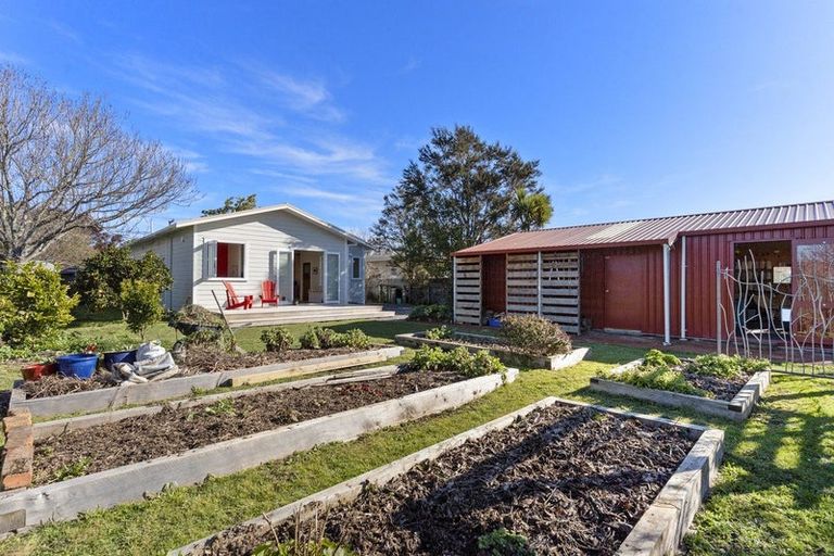 Photo of property in 68 Kent Street, Carterton, 5713