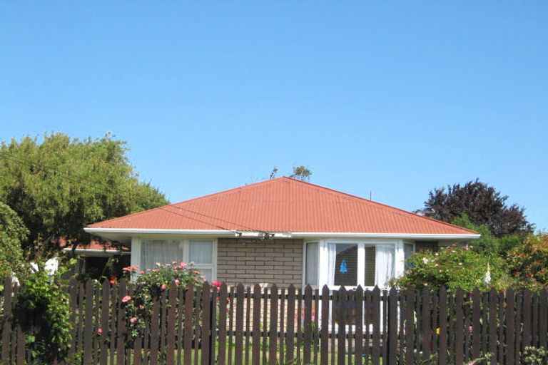 Photo of property in 22 Vancouver Crescent, Wainoni, Christchurch, 8061