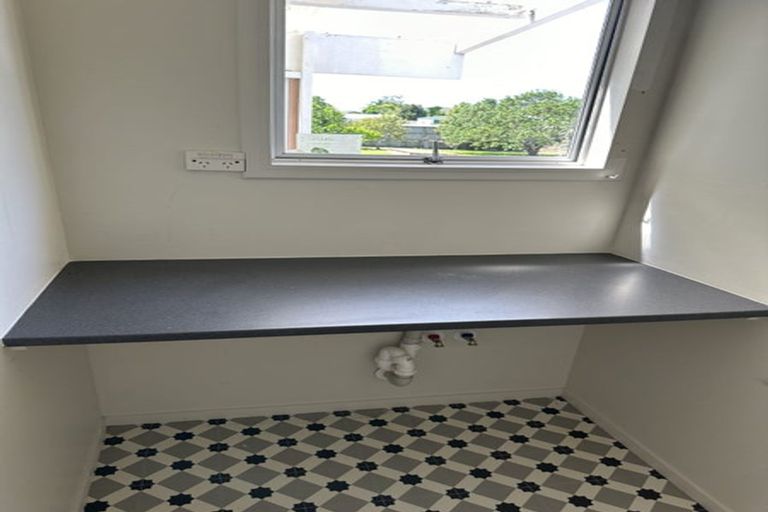 Photo of property in 25 Pyle Road West, One Tree Point, 0118