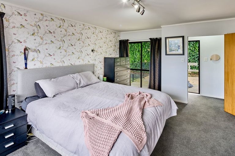 Photo of property in 12 Cullen Place, Tawa, Wellington, 5028