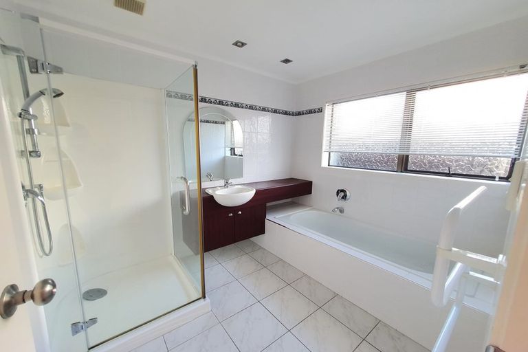 Photo of property in 24 Olena Avenue, Sunnyhills, Auckland, 2010