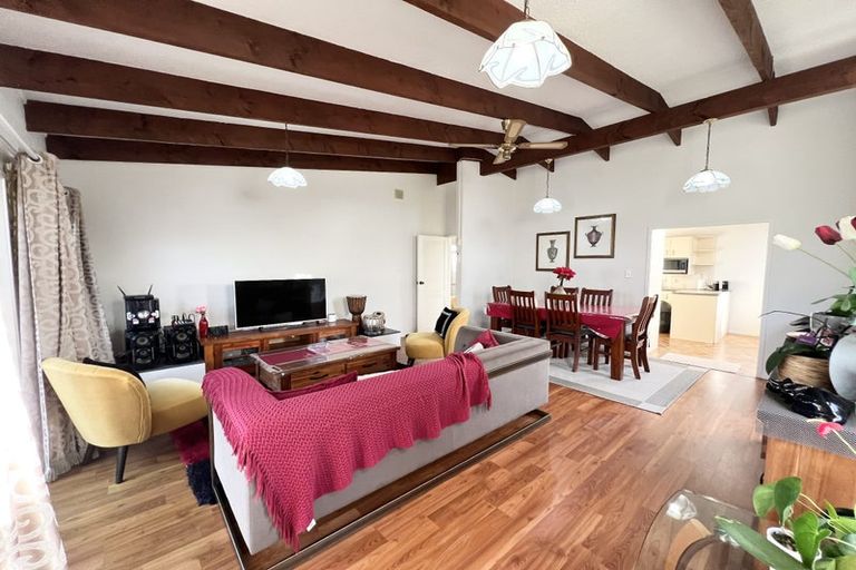 Photo of property in 165 Forrest Hill Road, Forrest Hill, Auckland, 0620