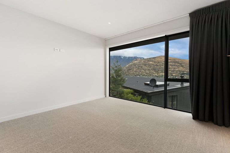 Photo of property in 15a Potters Hill Drive, Queenstown, 9300