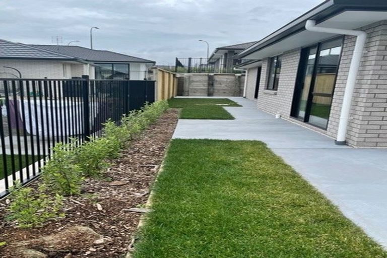 Photo of property in 4 Tangata Way, Omokoroa, 3114