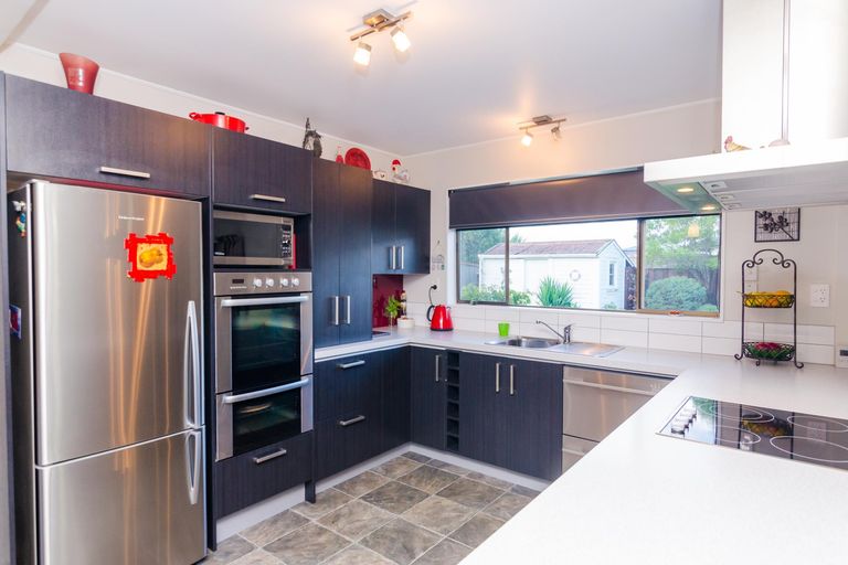 Photo of property in 32 Victoria Street, Carterton, 5713